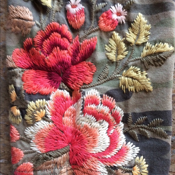 🍃💕NWT Johnny Was Embroidered Camo Legging - Picture 7 of 8